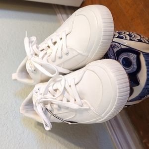 Levi's White Sneakers